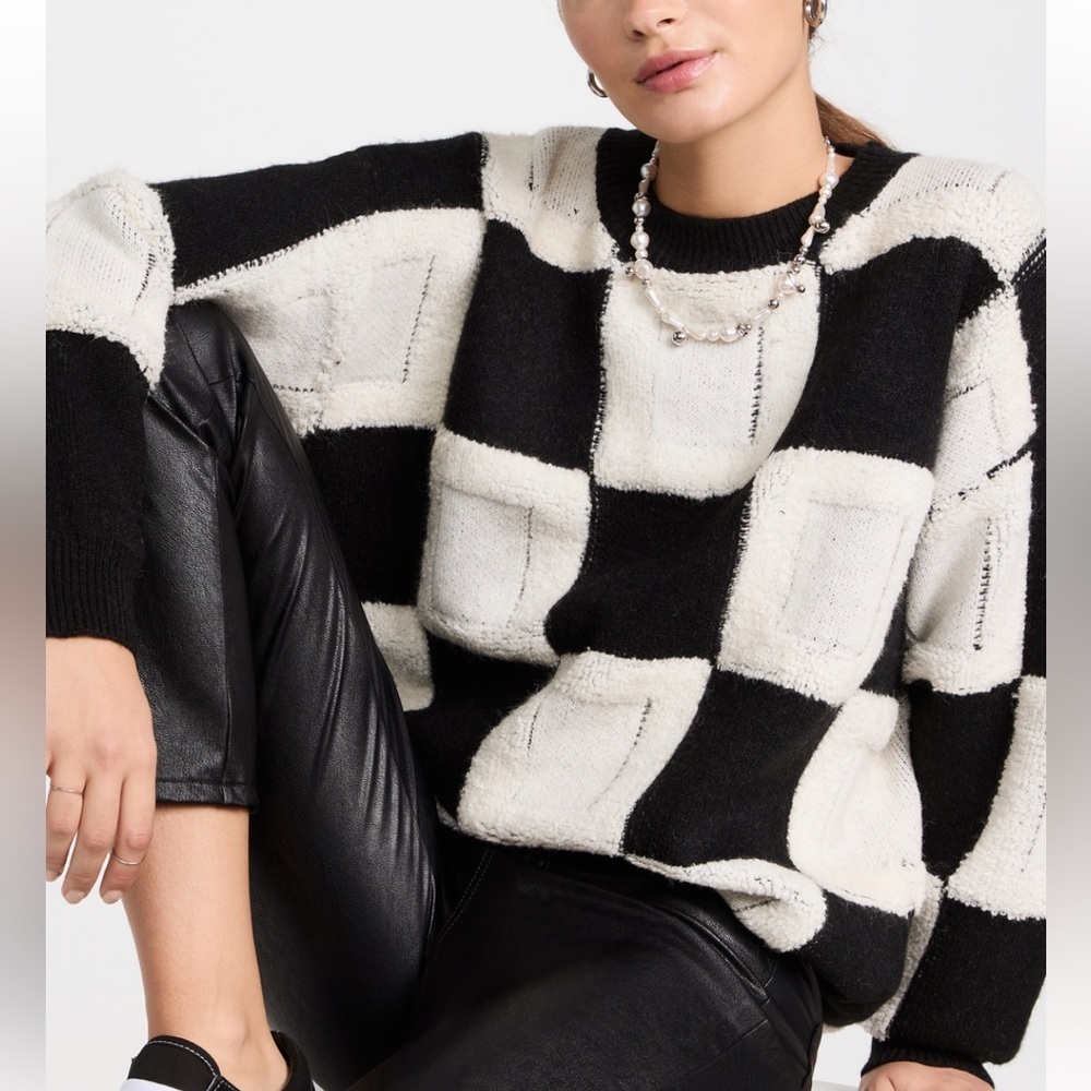 Line and Dot oversized sweater. Perfect for fall. Excellent condition